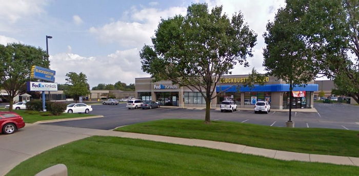 Blockbuster Video - Clinton Twp - 41140 Garfield Rd (newer photo)
